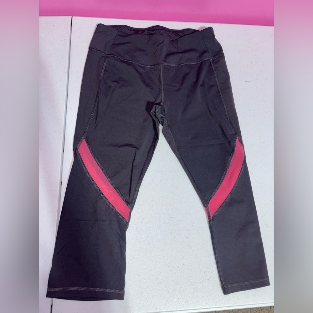 CALIA by Carrie Underwood Womenās Black and Pink Bottoms